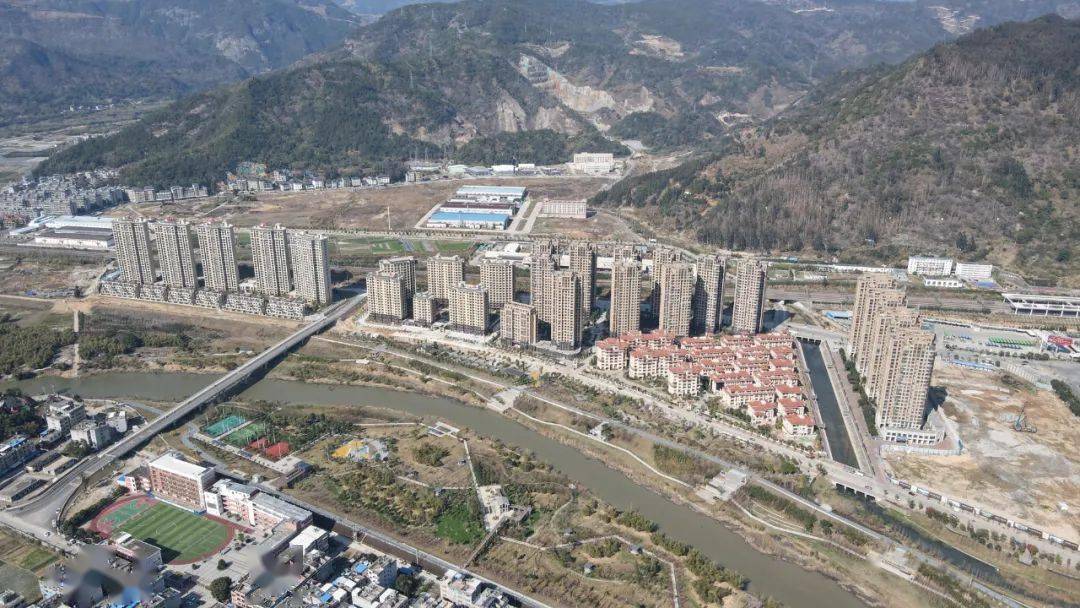 2025年全年免费精准资料、警惕虚假宣传-全面释义、全面解答解释落实